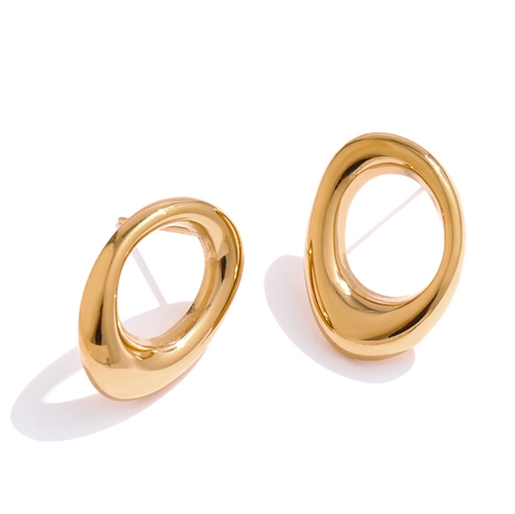 Charming Little Earrings - Picture 2 of 7